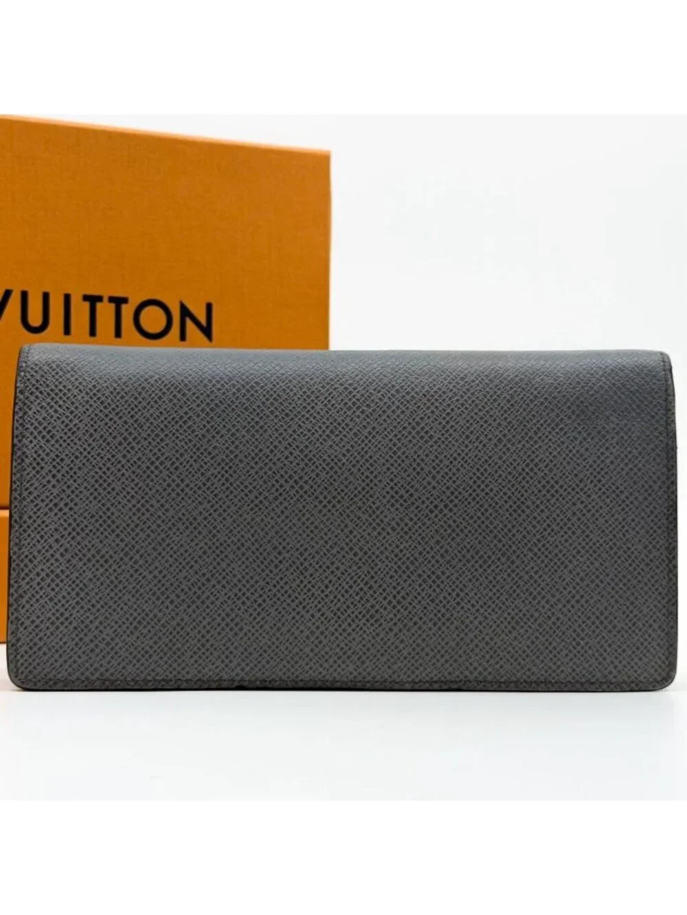 Louis Vuitton Portefeuille Brazza Taiga Leather Gray Bifold Wallet